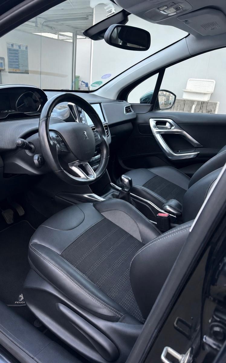 Peugeot 2008 Allure 120 VTi Allure