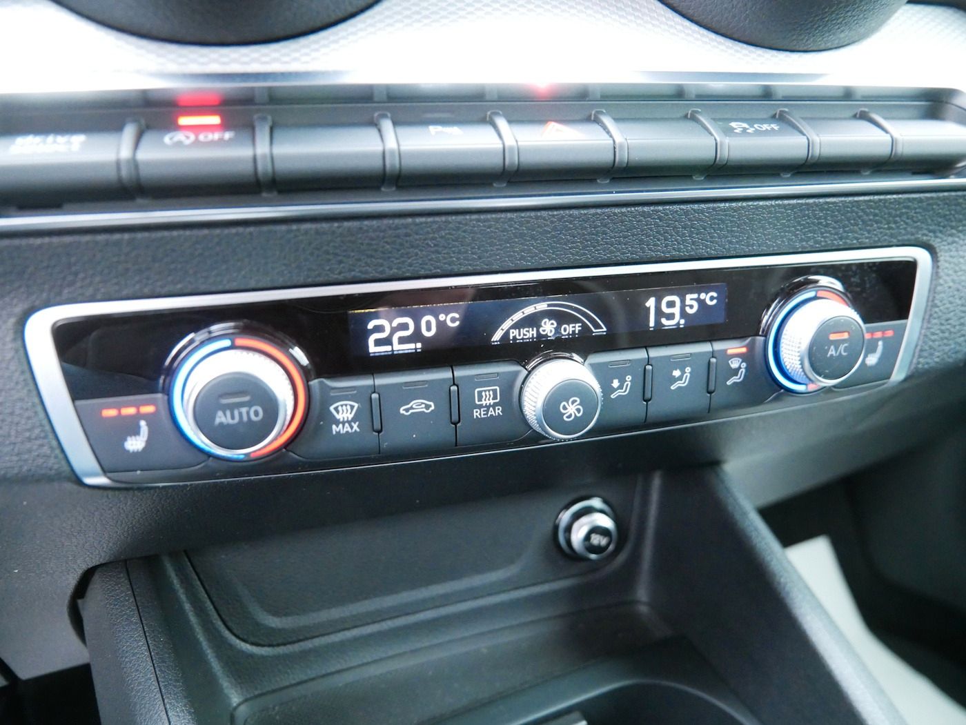 Fahrzeugabbildung Audi Q2 1.5 TFSI S-Line NEU43T DSG ACC Kamera SHZ LED