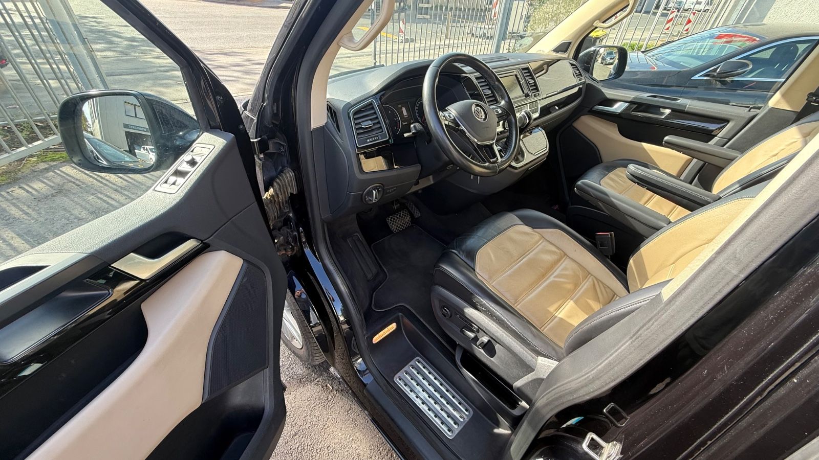 Fahrzeugabbildung Volkswagen T6 Multivan Highline 4-Motion