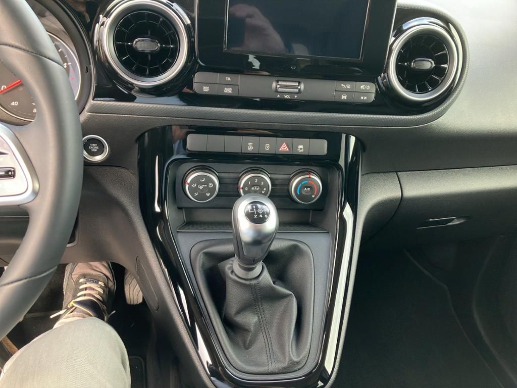 Fahrzeugabbildung Mercedes-Benz T 180 d STYLE Standard *Navi*Leder*SpurH*2xKlima