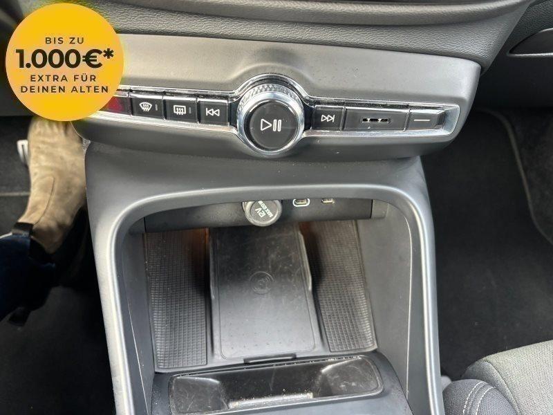 Volvo XC40 Core 2WD *KAMERA*NAVI*