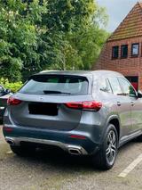 Mercedes-Benz GLA 250 e DCT - - mit Hybrid-Antrieb: Grau, Winterreifen, Geländewagen
