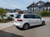 Volkswagen Touran 2.0 TDI SCR Highline R-Line - Volkswagen Touran mit Diesel-Antrieb: Kleinbus, R Line
