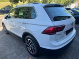 Volkswagen Tiguan 2.0TDI Join AHK/NAVI/PDC - Volkswagen Tiguan mit Diesel-Antrieb: Geländewagen, 2.0