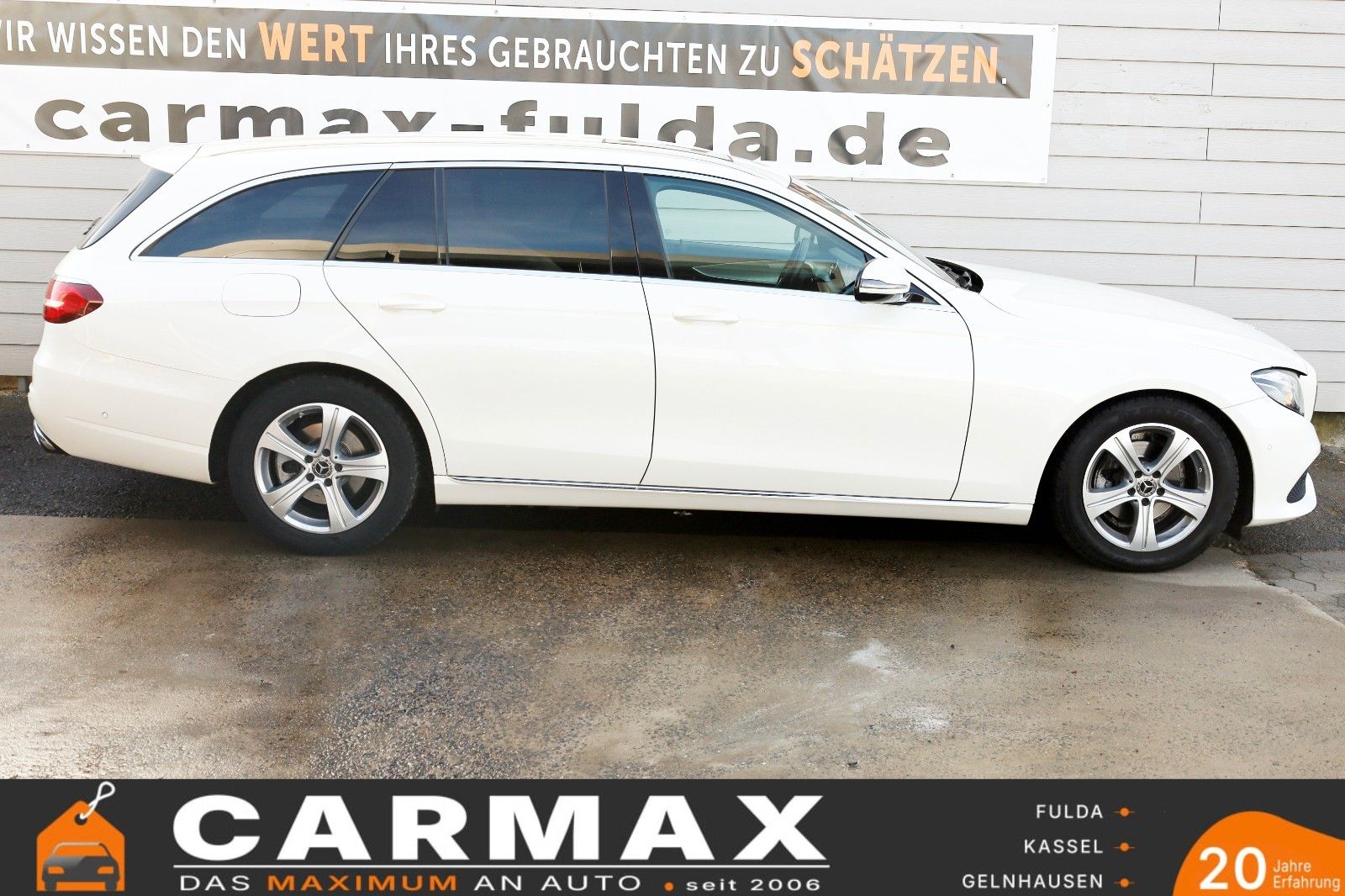 Fahrzeugabbildung Mercedes-Benz E 220d T T.Leder,Navi,LED,SD,Kamera,SH,PDC,SR+WR