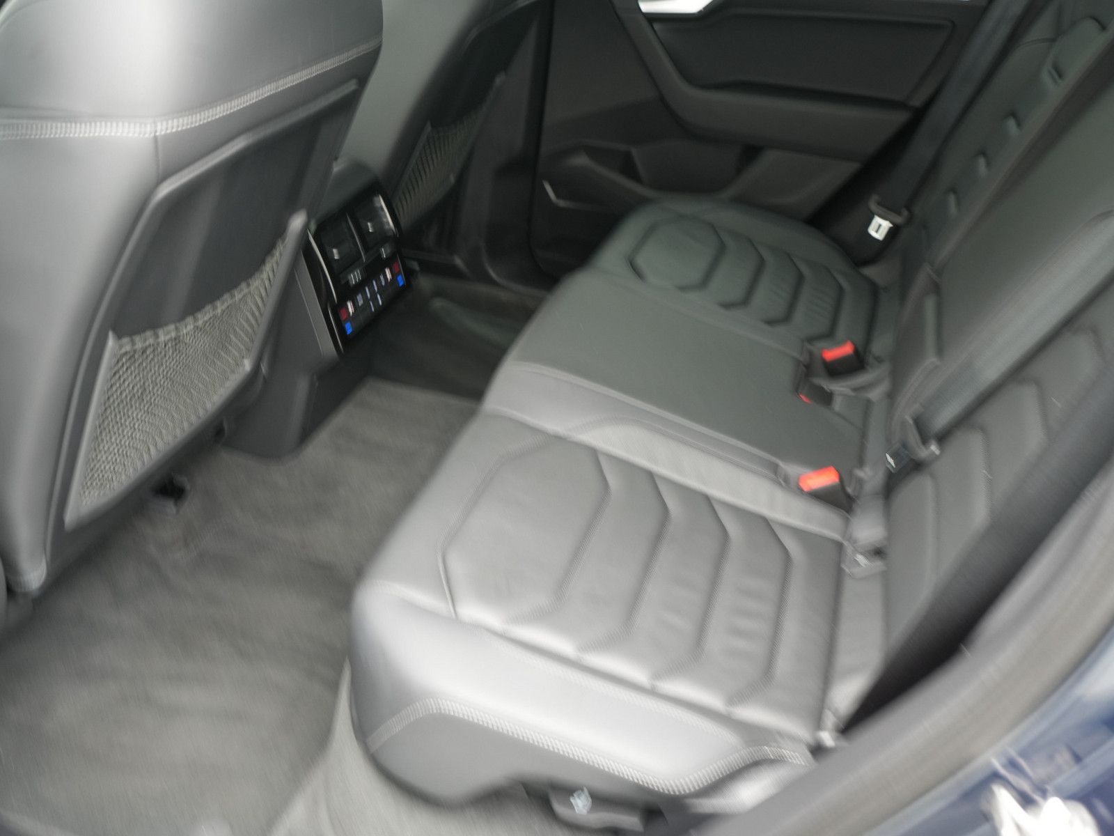 Volkswagen Touareg - Bild 12