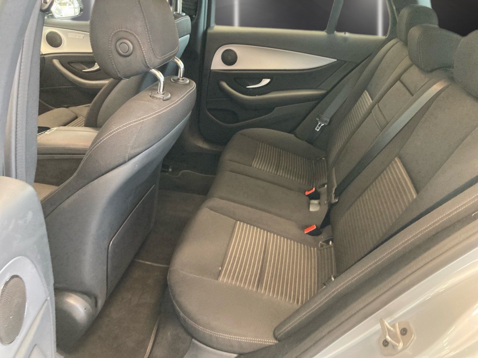 Fahrzeugabbildung Mercedes-Benz E 300 T de Avantgarde*AHK*Kamera*CarPlay*Easy-Pa