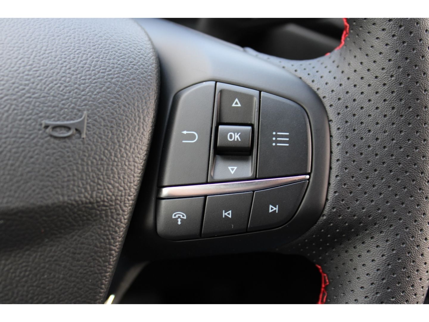 Fahrzeugabbildung Ford Kuga ST-Line Autom. LED GRA TWA PDC RFK Navi AHK