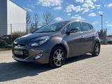 Hyundai ix20 1.4 Comfort*KLIMAAUT*SHZ*LEDER*PDC* - gebrauchte Hyundai ix20 aus dem Jahr 2012