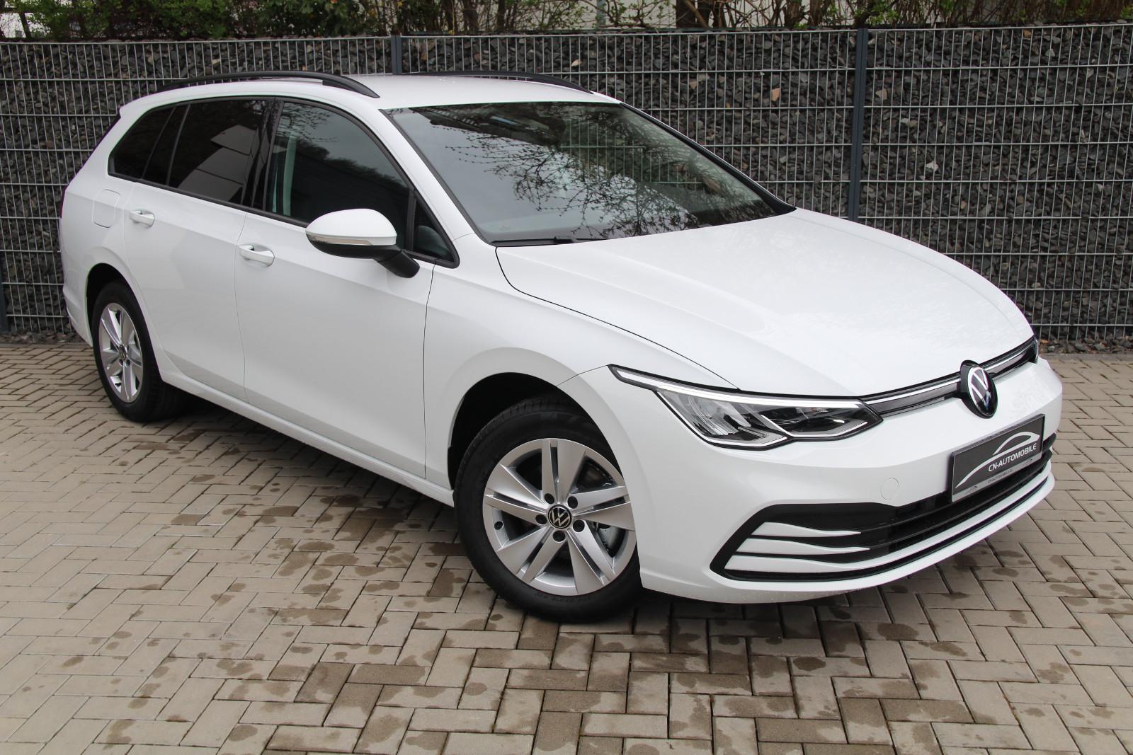 Volkswagen Golf VIII Variant 1,5 TSI Life LED PDC SHZ