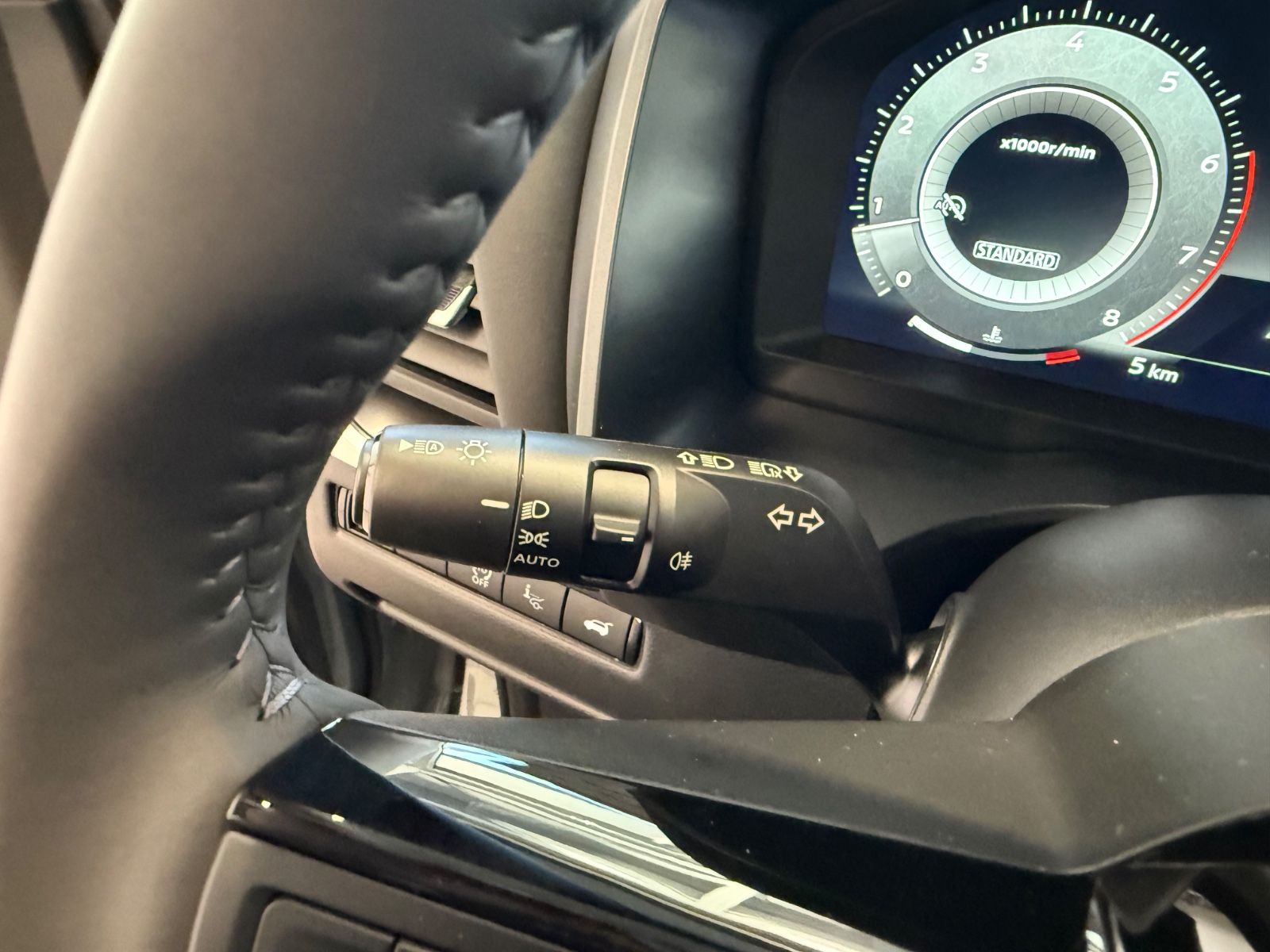 Fahrzeugabbildung Nissan Qashqai N-Connecta MHEV MT - Winter-,Komfort-Pa.