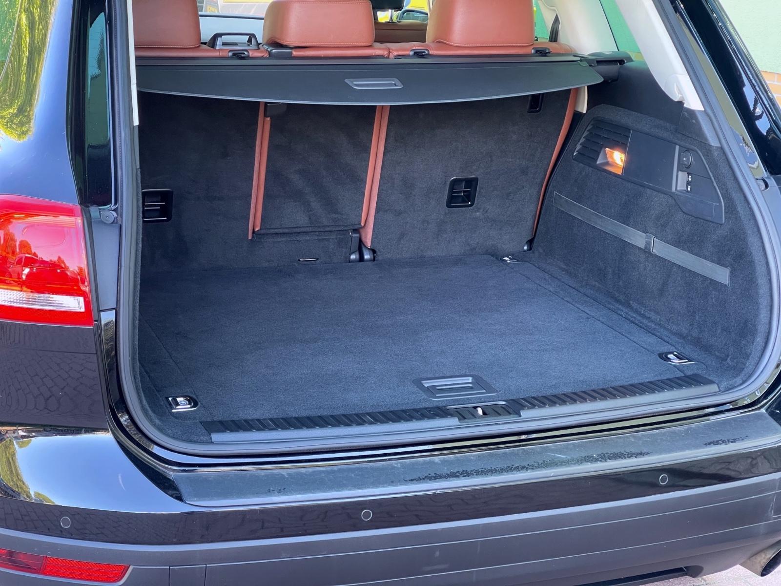 Volkswagen TOUAREG V6 TDI 4 MOTION LEDER PANORA SCHECKHEFT