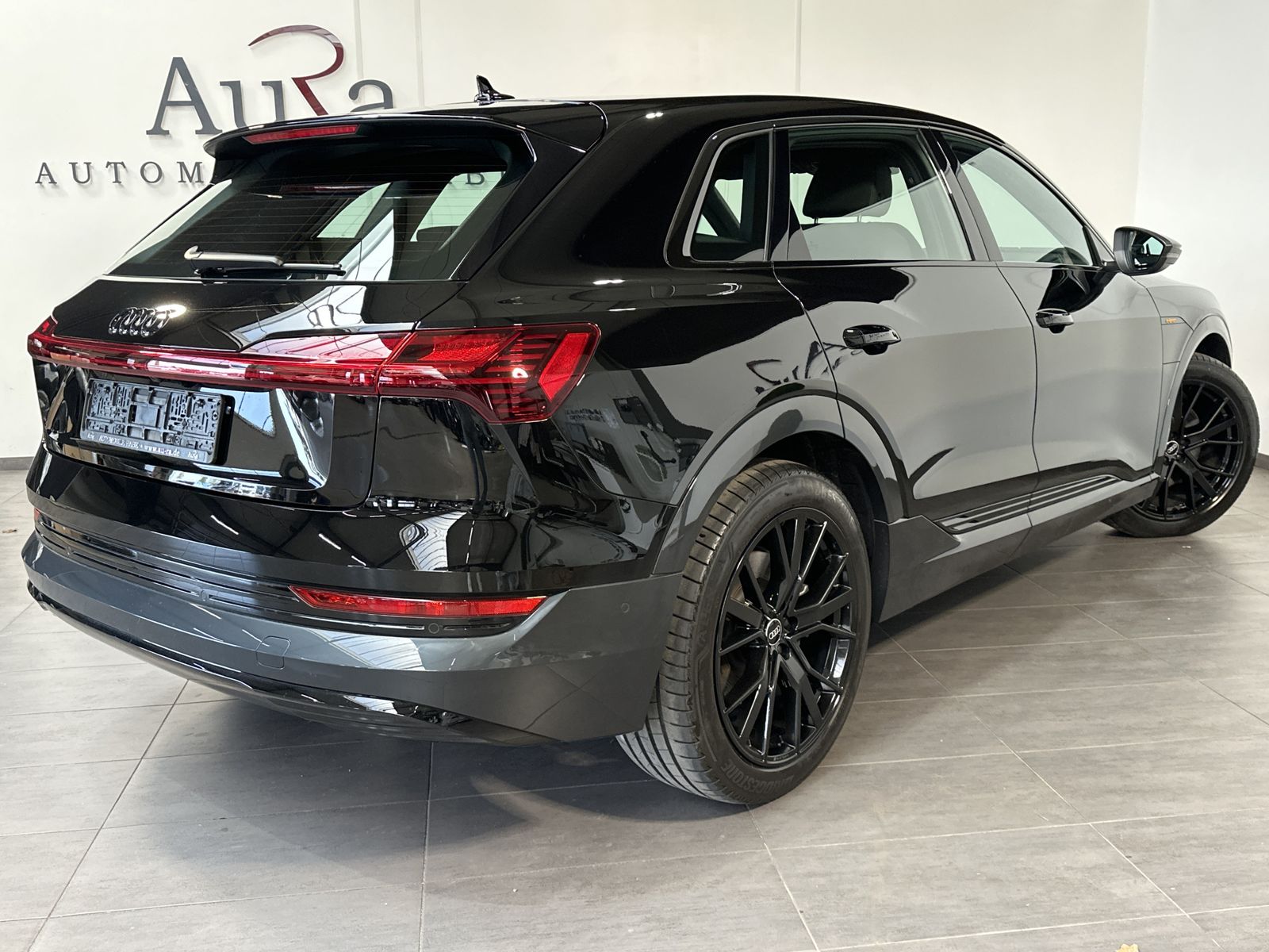 Fahrzeugabbildung Audi e-tron 50 Qu S-Line Black NAV+LED+21ZO+KAMERA+VC