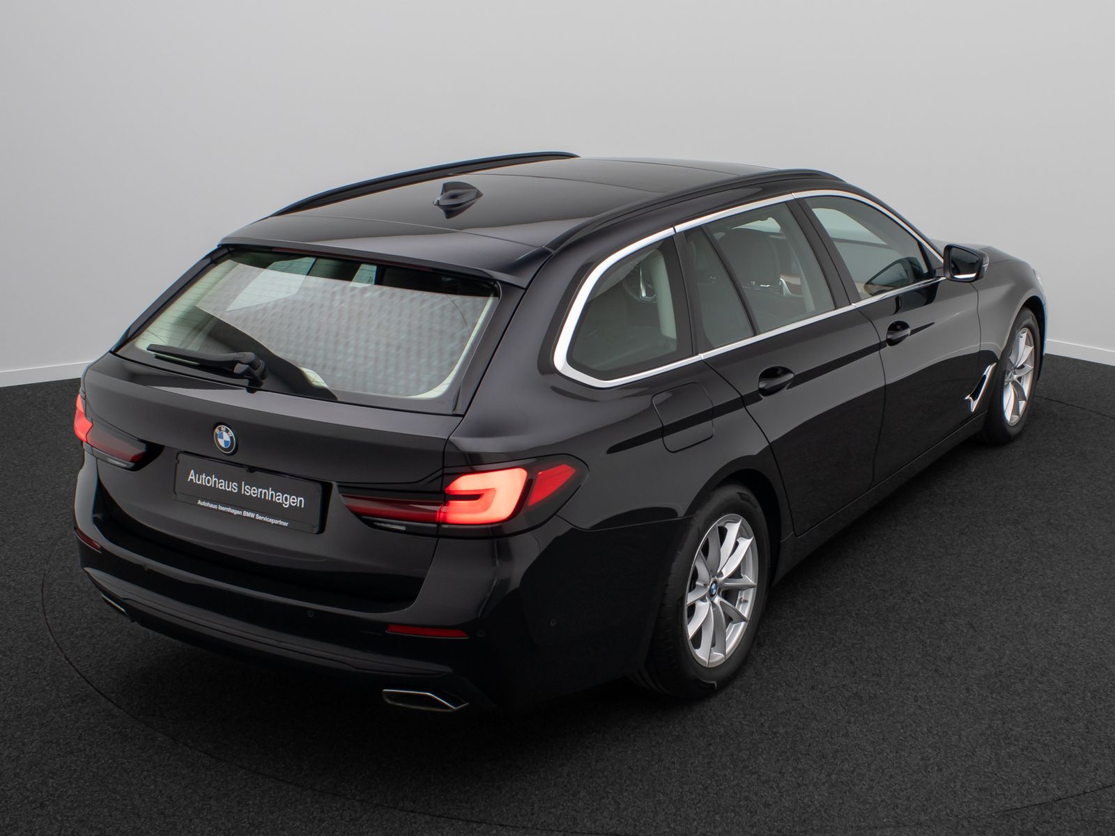 Fahrzeugabbildung BMW 540d xD ACC Laser HUD DAB Panorama H/K Belüftung
