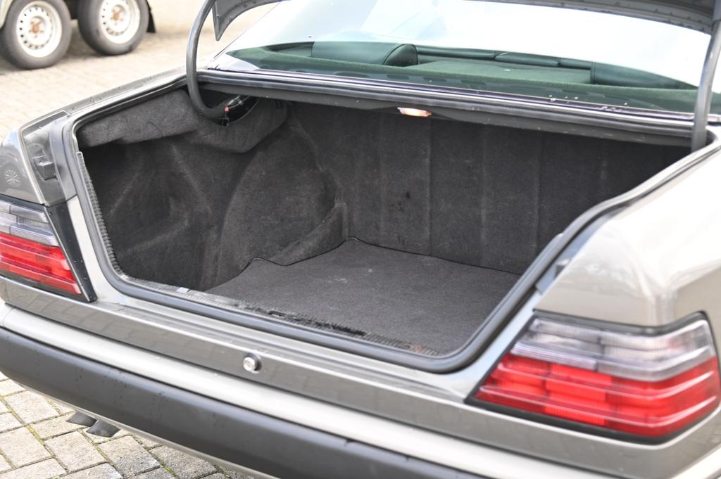 Mercedes-Benz CE 300