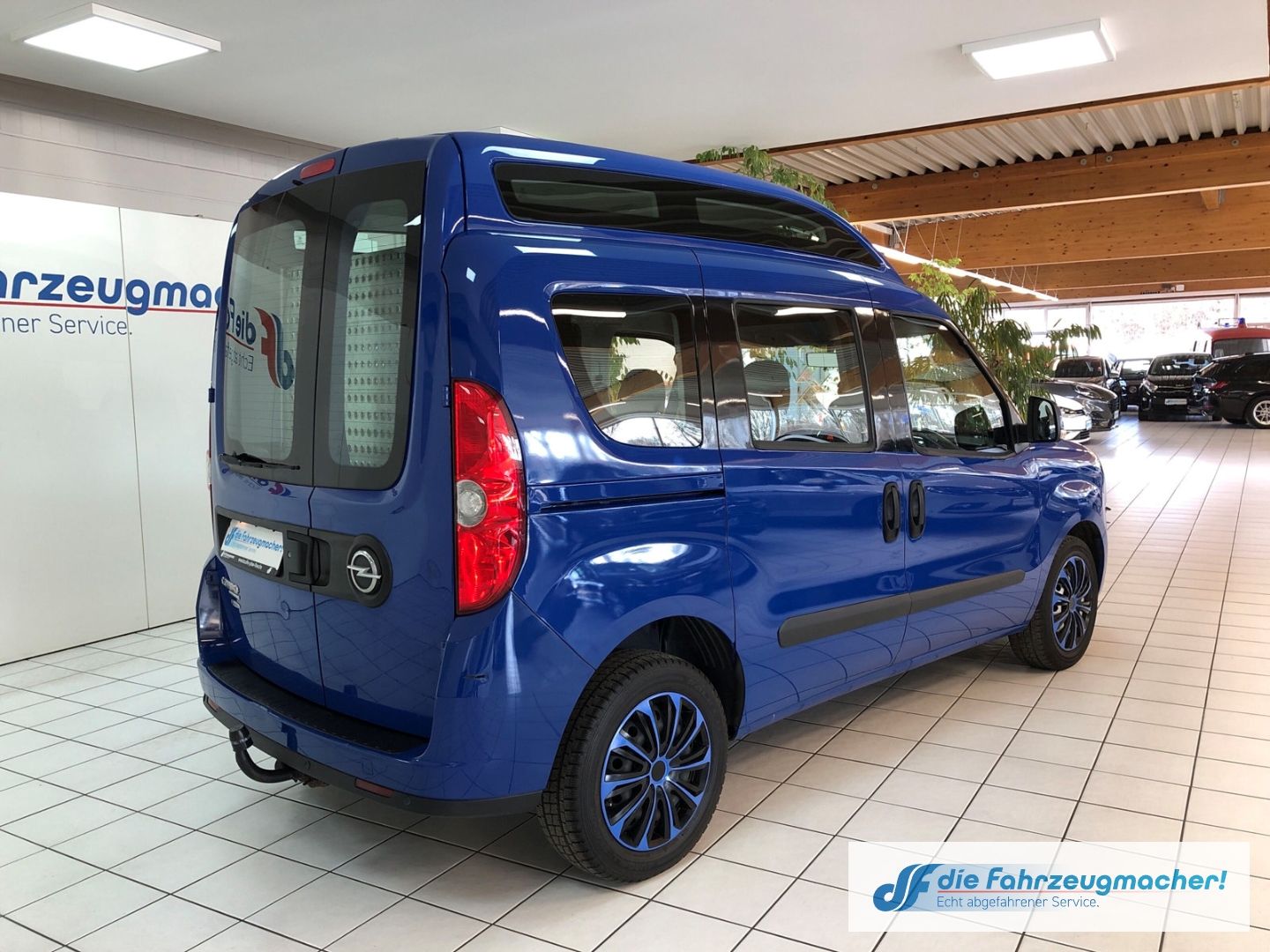 Fahrzeugabbildung Opel Combo D Colorado L1H2 1.4 SHZ  *BEHINDERTENGEREC