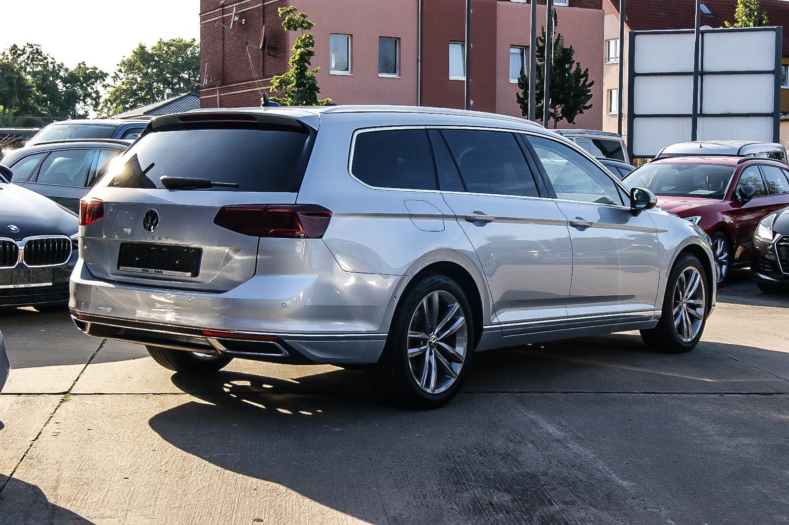 Fahrzeugabbildung Volkswagen Passat Variant 2.0 TDI Elegance VIRTUAL MATRIX