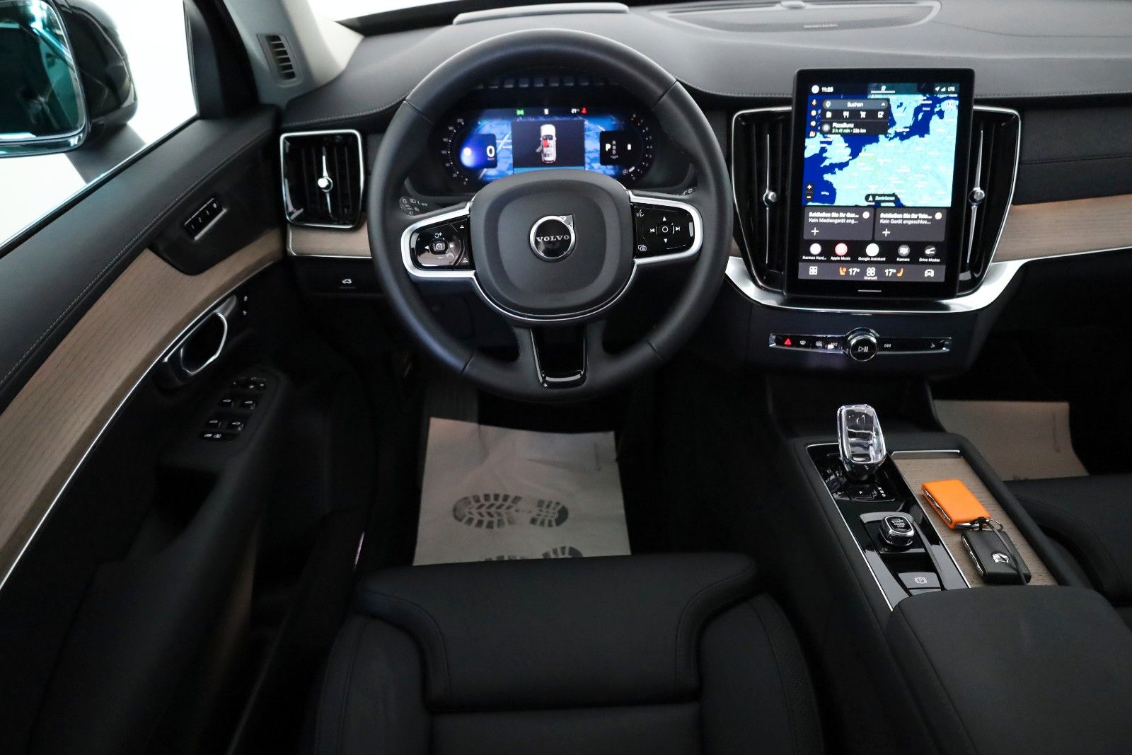 Fahrzeugabbildung Volvo XC90 Plus Bright AWD,7Sitze4xSH,360Kam.,HUD,,AHK