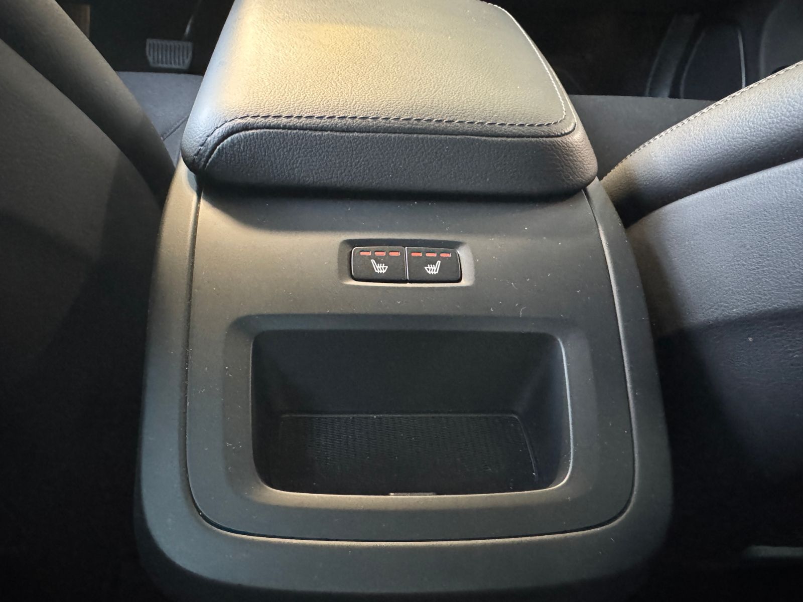 Fahrzeugabbildung Volvo XC60 Momentum Pro 2WD LED NAV DAB RFK SHZ ALU
