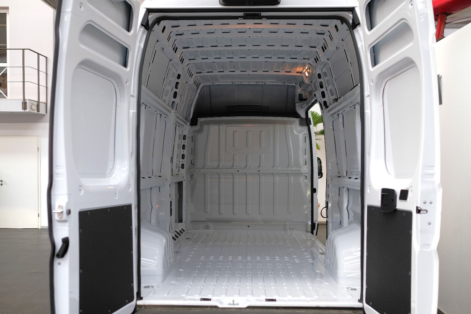 Fahrzeugabbildung Fiat Ducato Maxi 35 180 L4H3 HOCHDACH AUTOMATIK