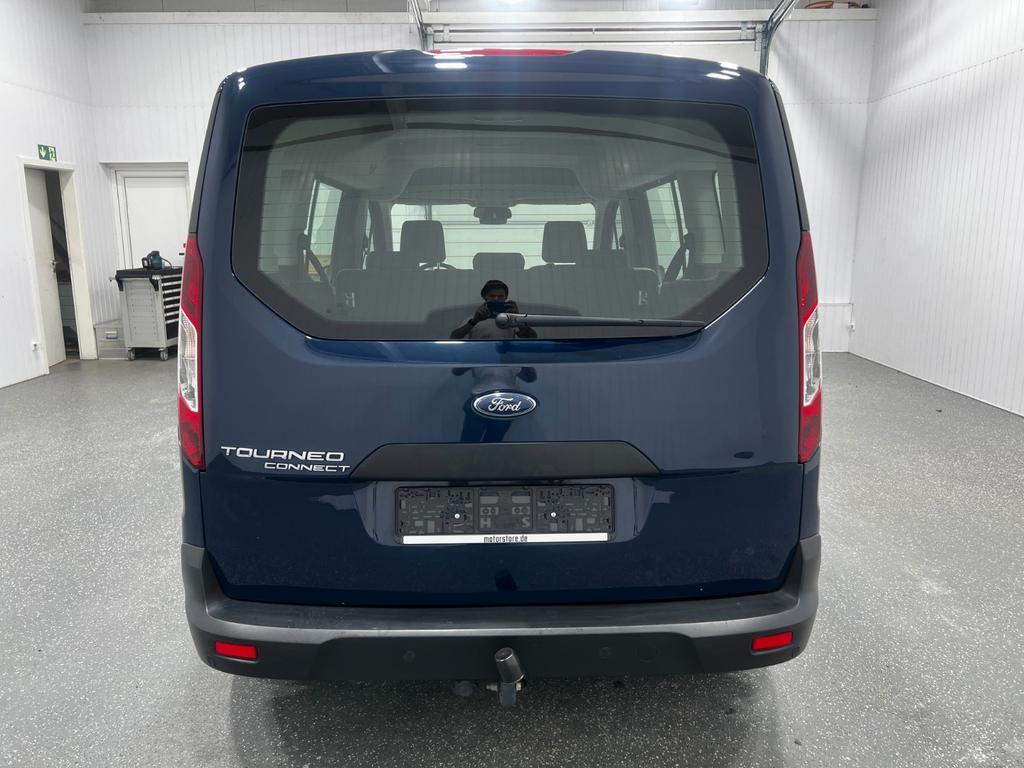 Ford Grand Tourneo