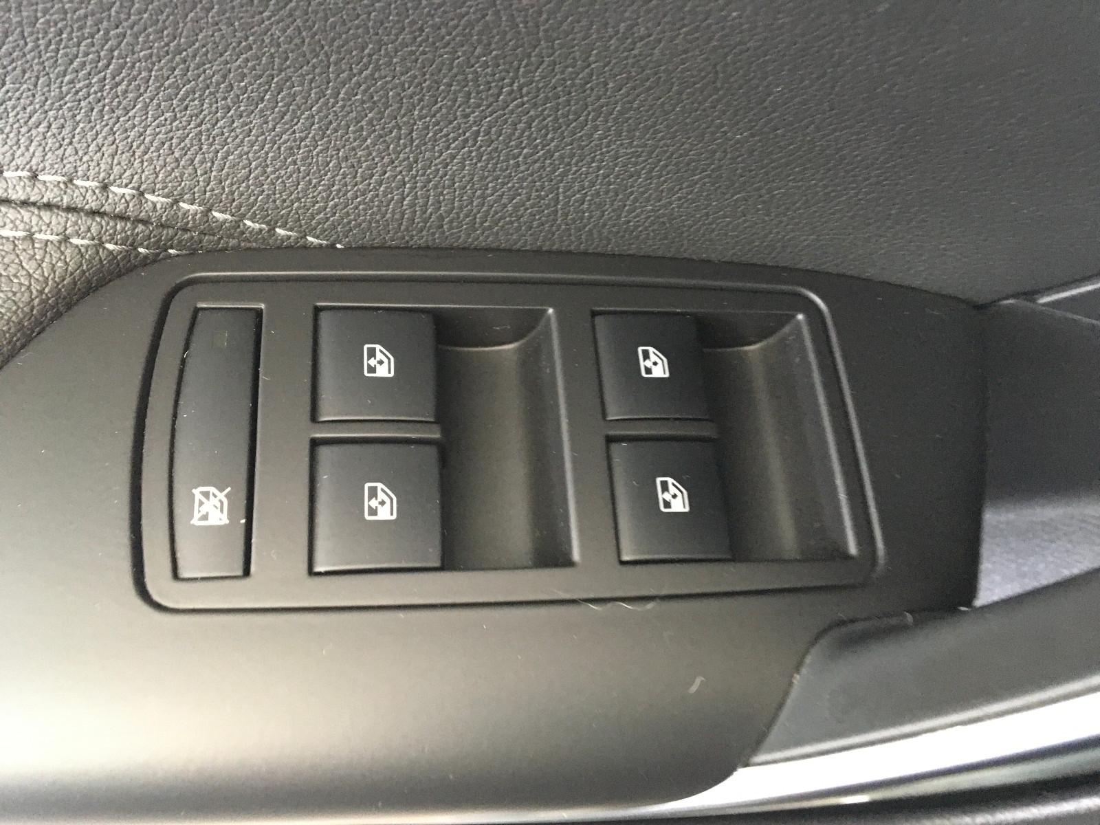 Opel Insignia 2012 — photo 28