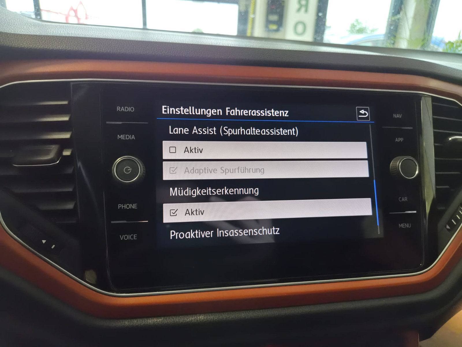 Fahrzeugabbildung Volkswagen T-Roc Style 4Motion / NAVI / GARANTIE