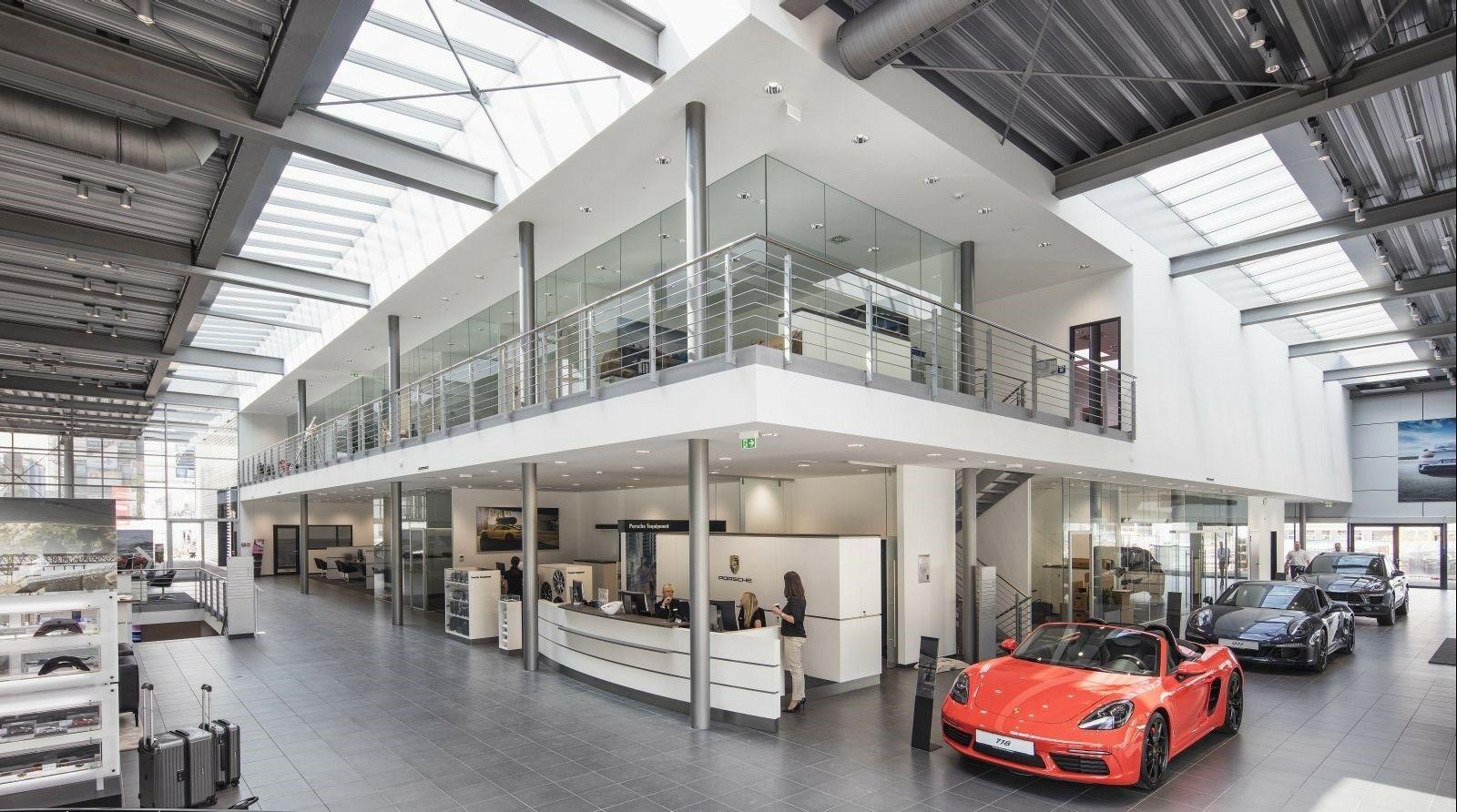 showroom-image-top
