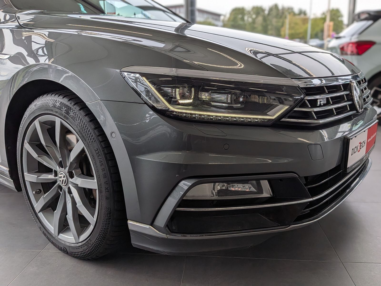 Fahrzeugabbildung Volkswagen Passat 2.0 TDI Lim. High/R-Line 4Motion ACC Pano