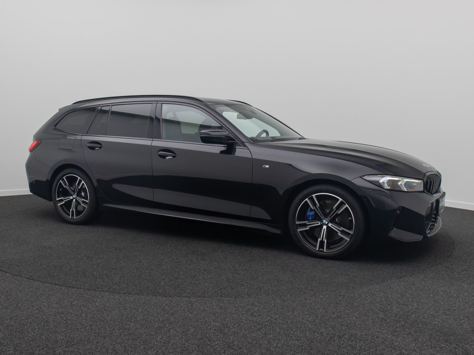 Fahrzeugabbildung BMW 320d M Sport Kamera DAB Standhzng HiFi Alarm HUD