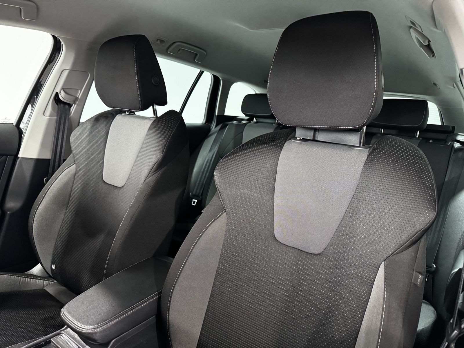 Fahrzeugabbildung SKODA Octavia 2.0 TDI*Ambition*LED-Matrix*AHK*ACC*