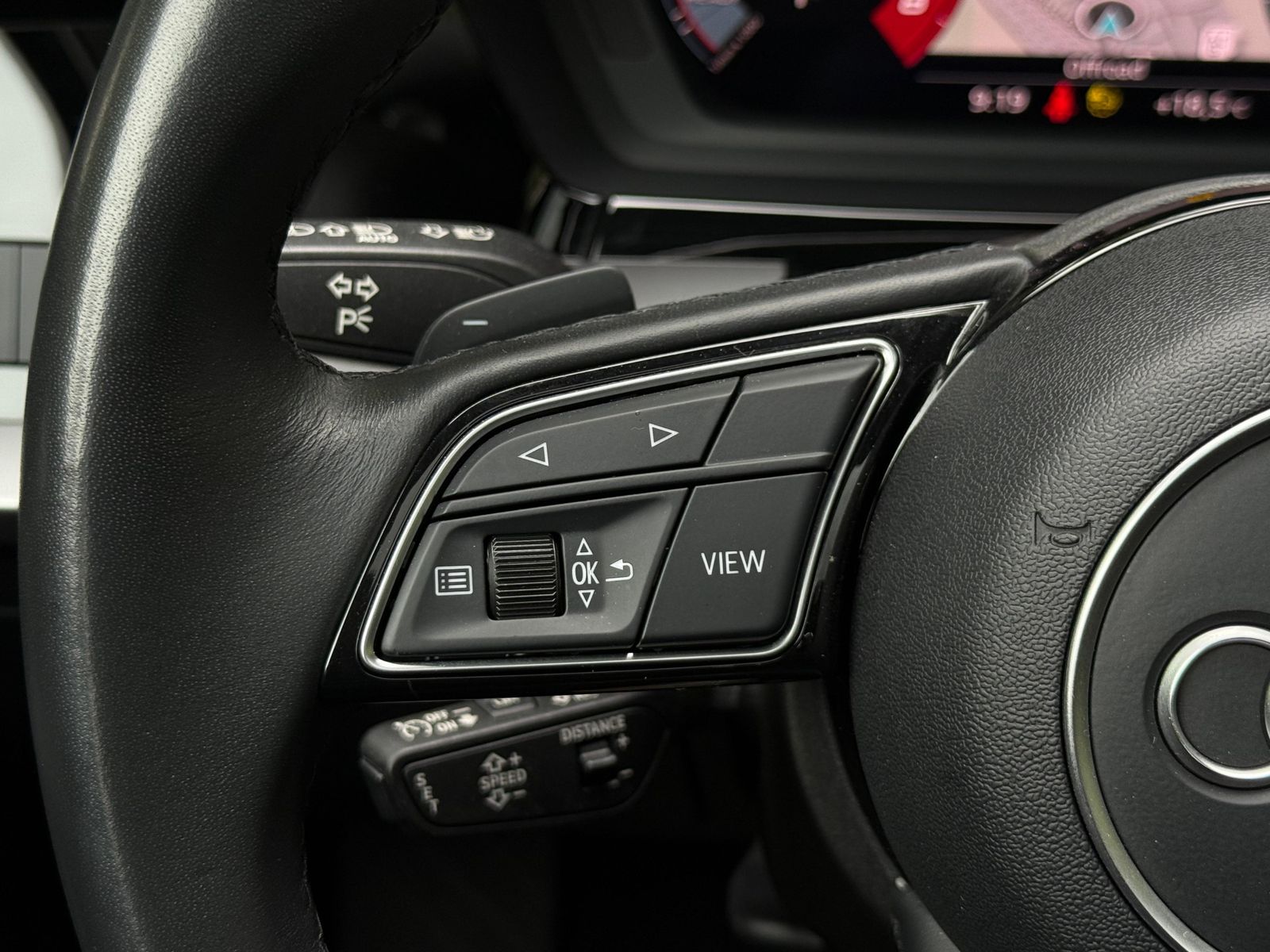 Fahrzeugabbildung Audi A3 35 TFSI S-tr. S-Line PANO+LED+ACC+SHZ+CARPLAY