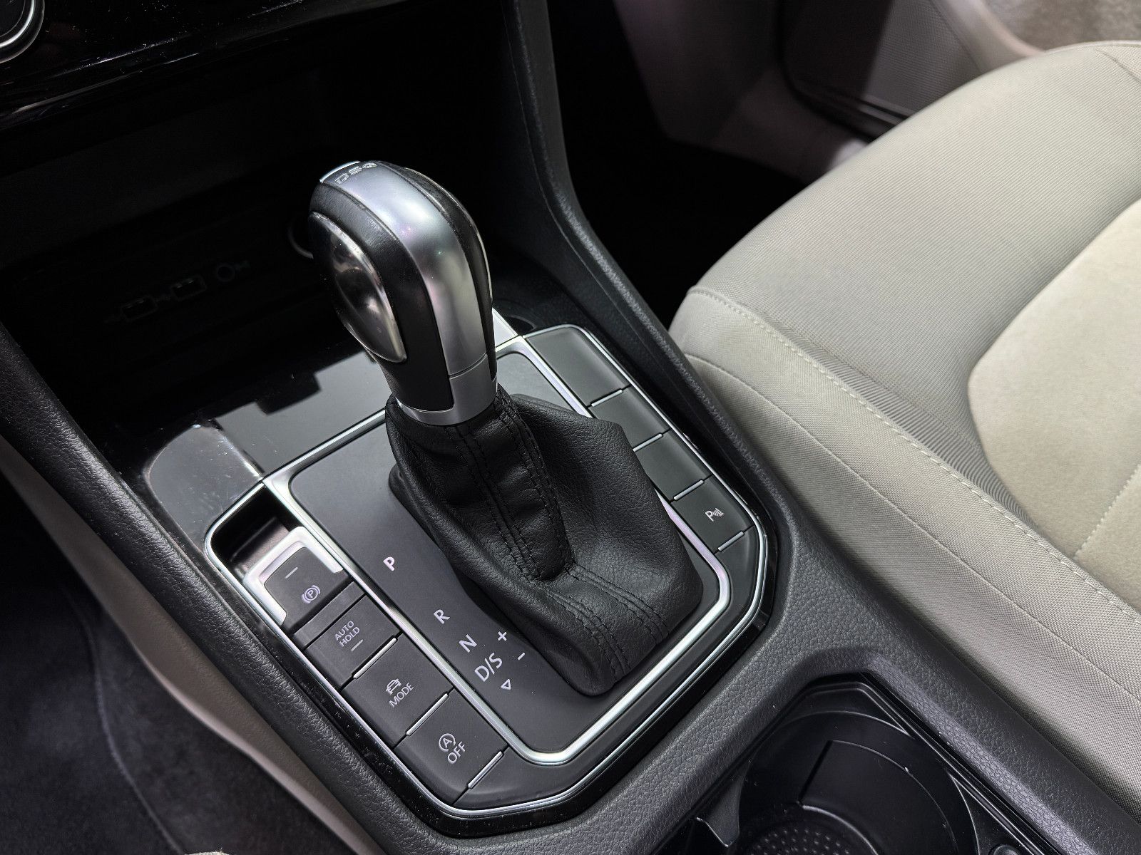 Fahrzeugabbildung Volkswagen Golf Sportsvan VII 1.5TSI  Highline|NAVI|KAMERA
