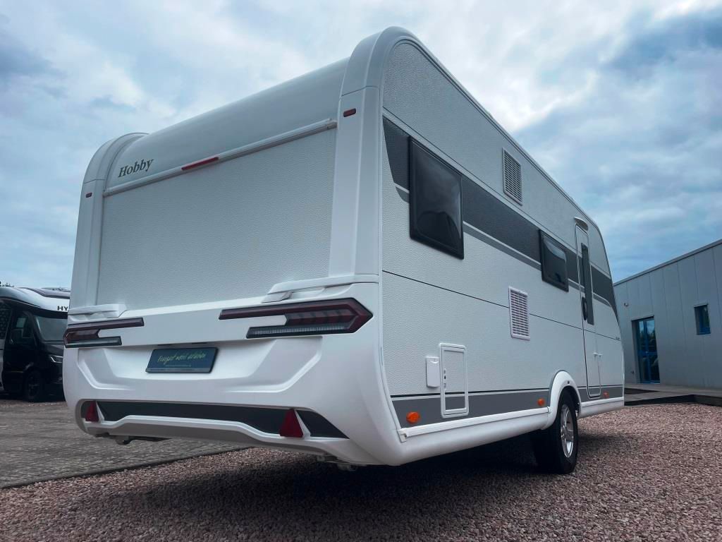 Fahrzeugabbildung Hobby De Luxe 545 KMF Verfüg./Auflastung 2.000 Kg
