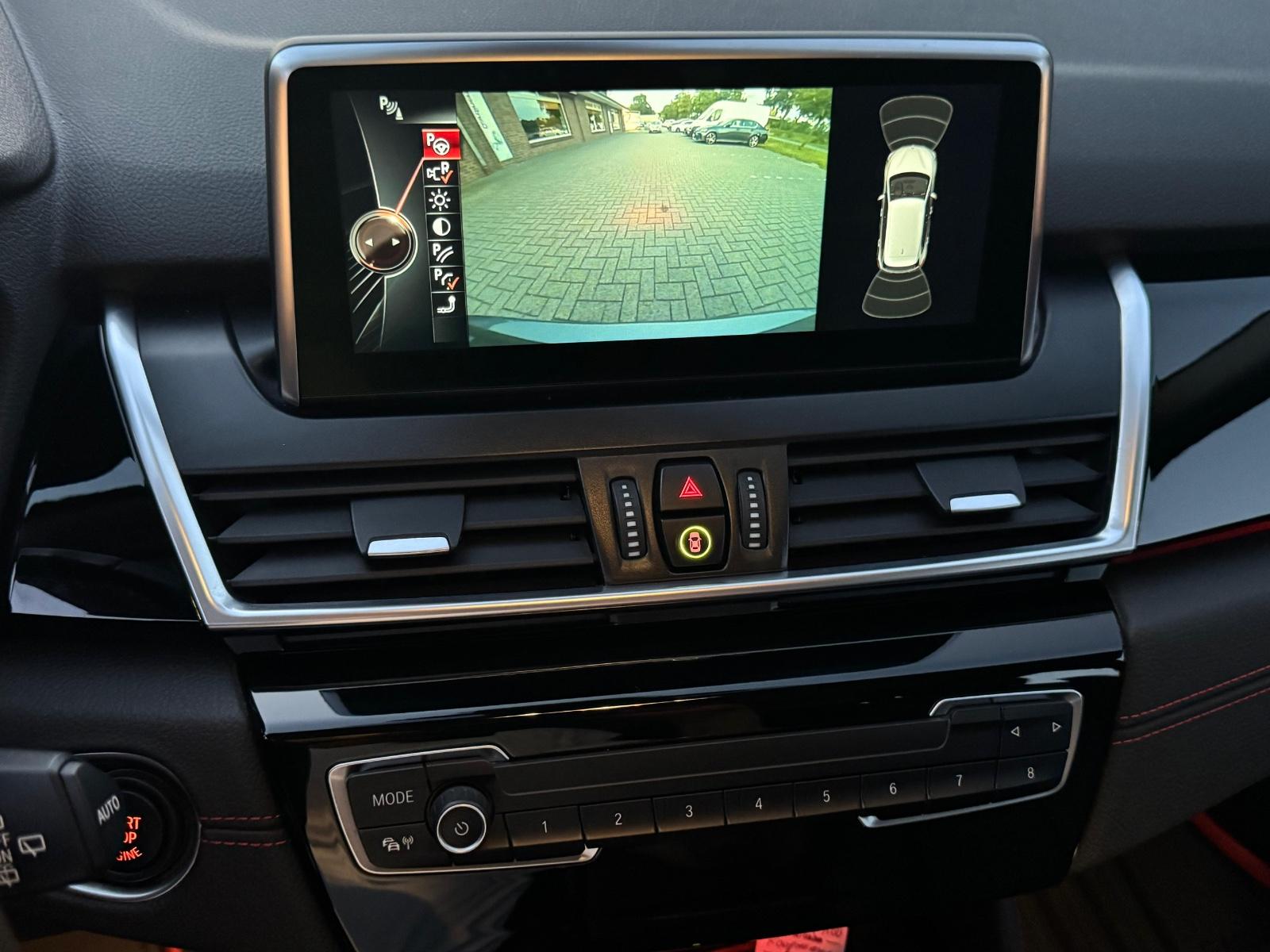 BMW 225i xDrive Sport Line/Pano/AHK/Kamer/H-up/Leder