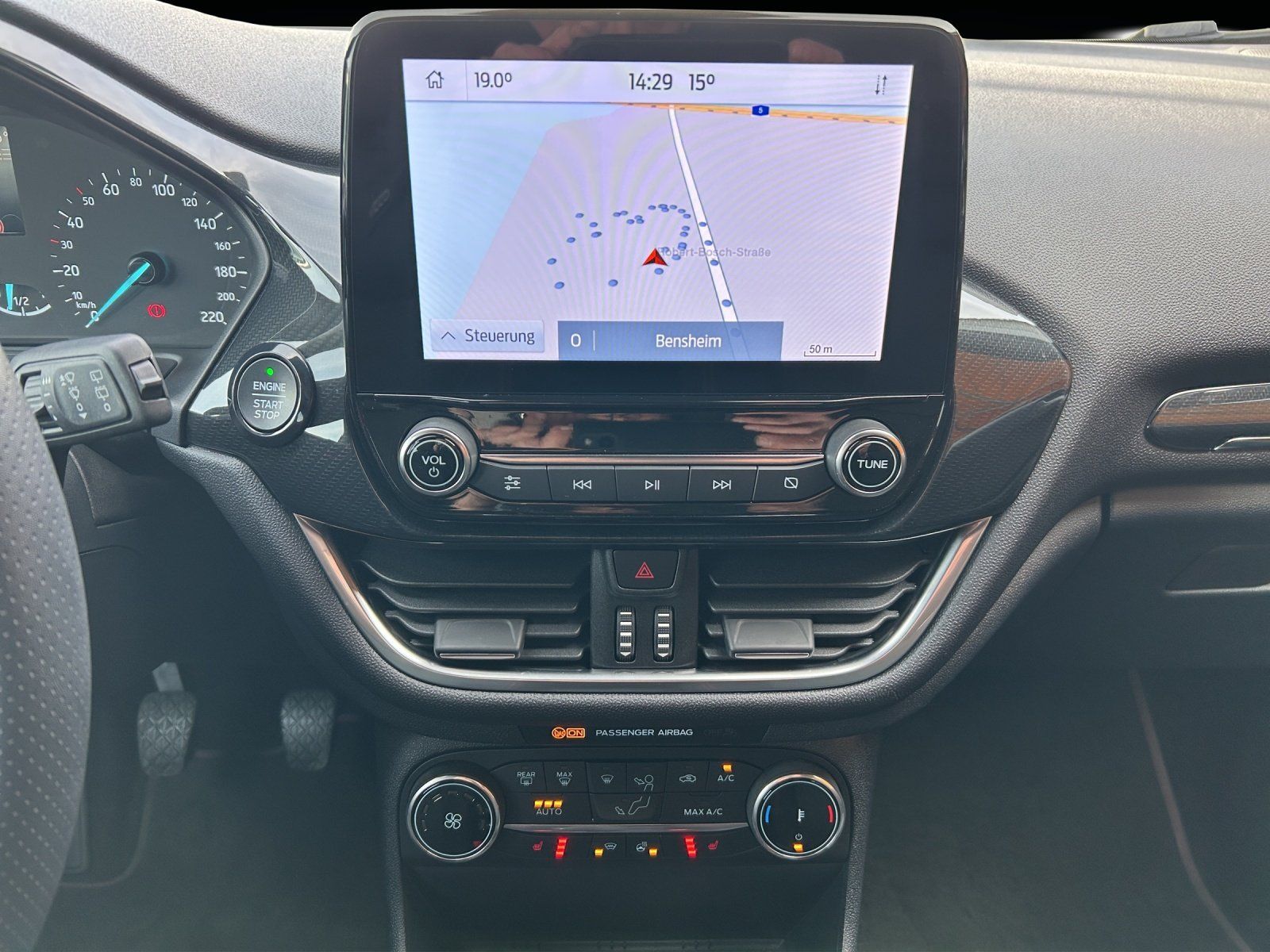 Fahrzeugabbildung Ford Fiesta 1.0 Hybrid ST-Line/LED/NAVI/SHZ/ACC/CAM/