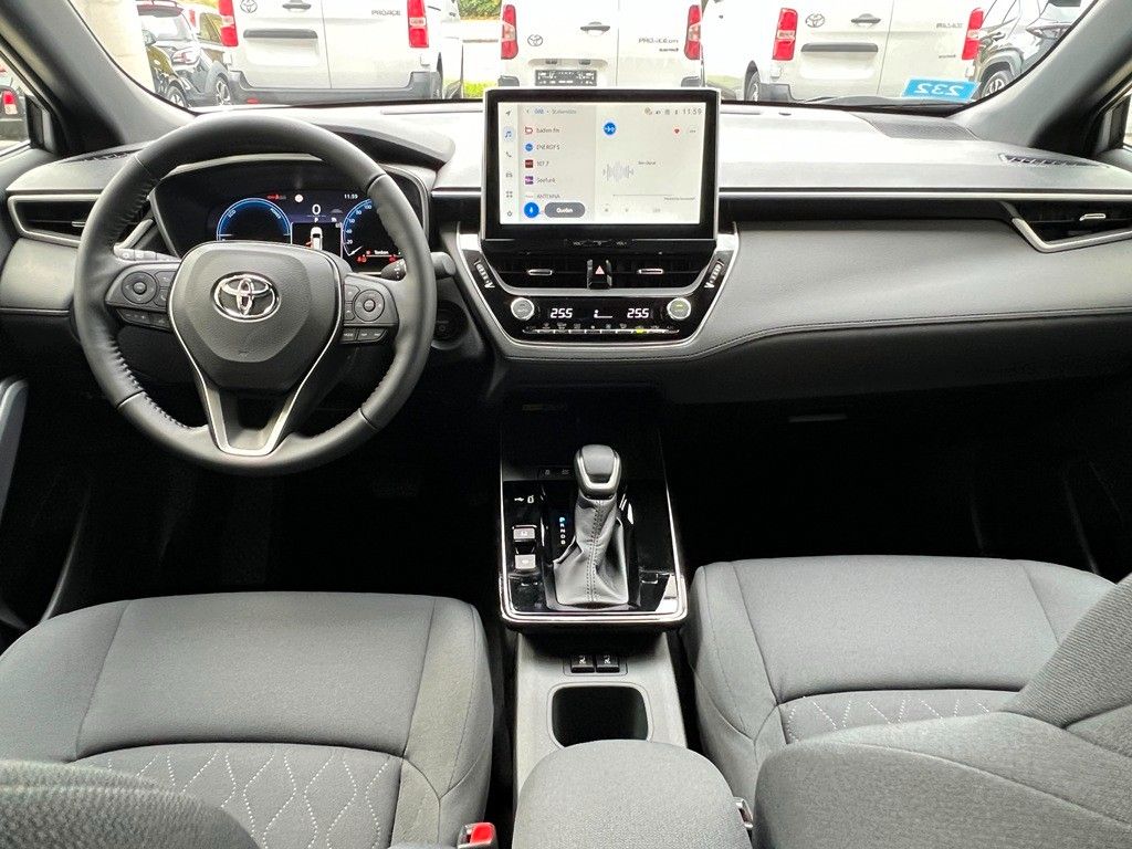 Fahrzeugabbildung Toyota Corolla Cross 2.0 Hybrid FWD Teamplayer