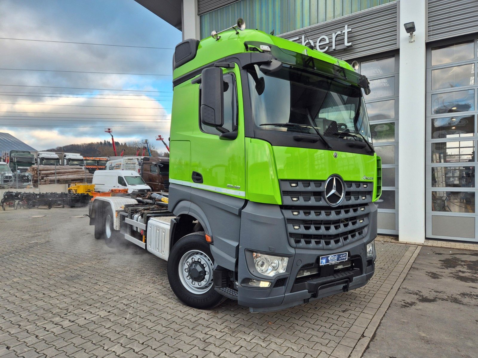 Fahrzeugabbildung Mercedes-Benz Arocs 2548 L 6x2/4 HAD Palfinger T20A AHK