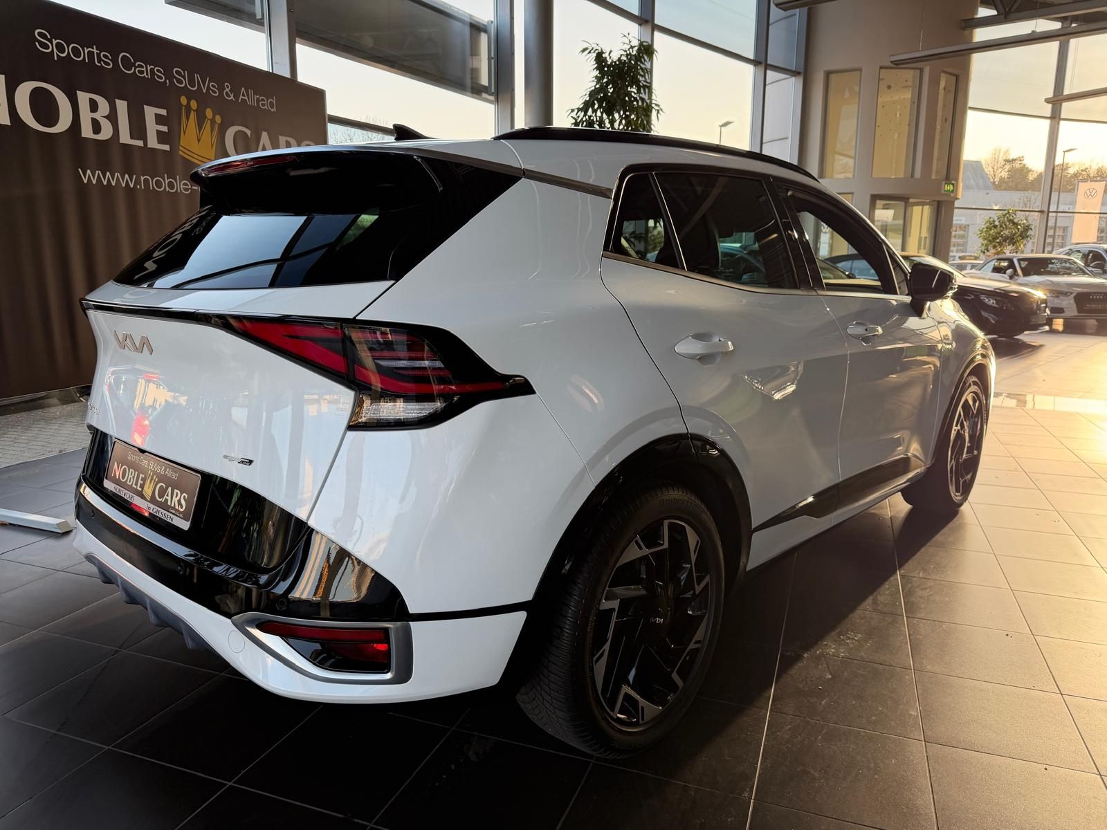 Fahrzeugabbildung Kia Sportage GT-Line 4WD AHK PANO 360° H/K LEDER 19"