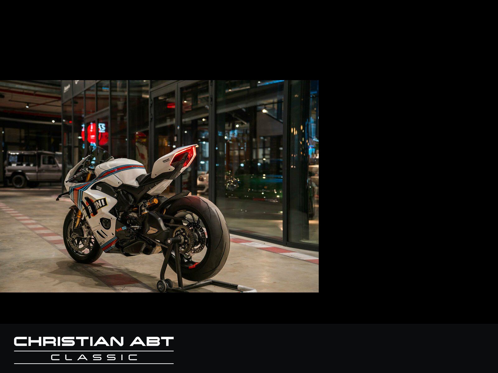 Fahrzeugabbildung Ducati Ducati VS4 Panigale *Unica Martini 1of1*
