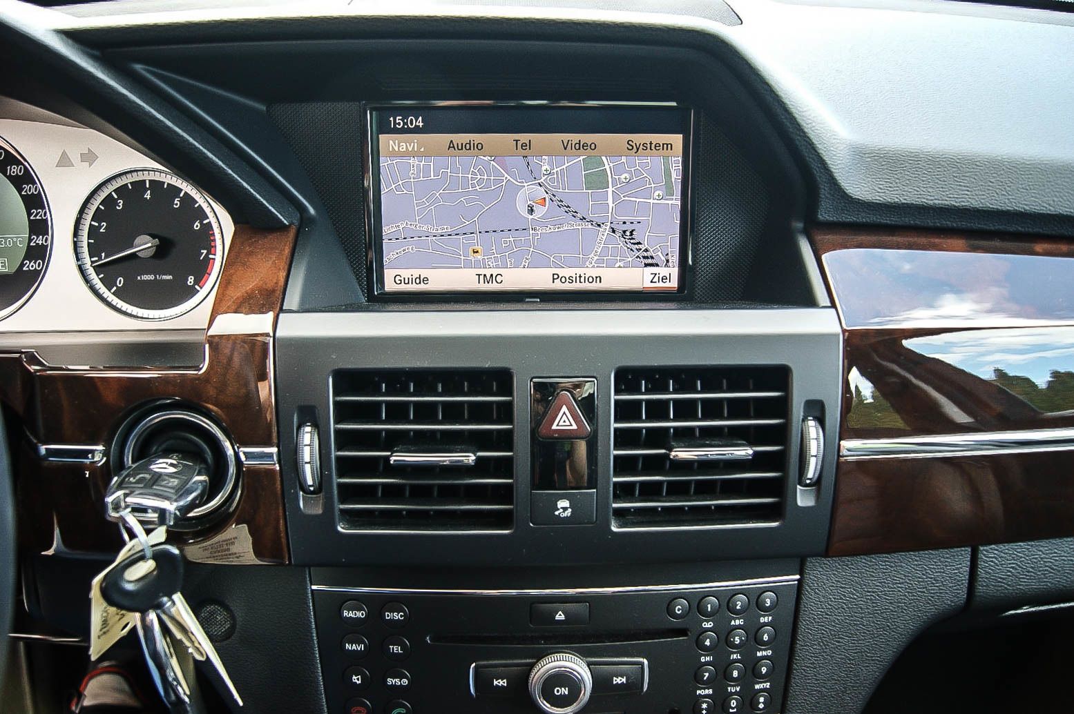 Fahrzeugabbildung Mercedes-Benz GLK 350 4-Matic PANORAMA COMAND 37.700km 1.HAND