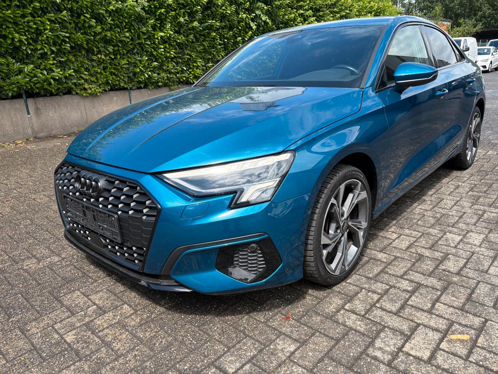 Audi A3 Limousine 30 TFSI advanced LED*KAMERA*CARPLAY