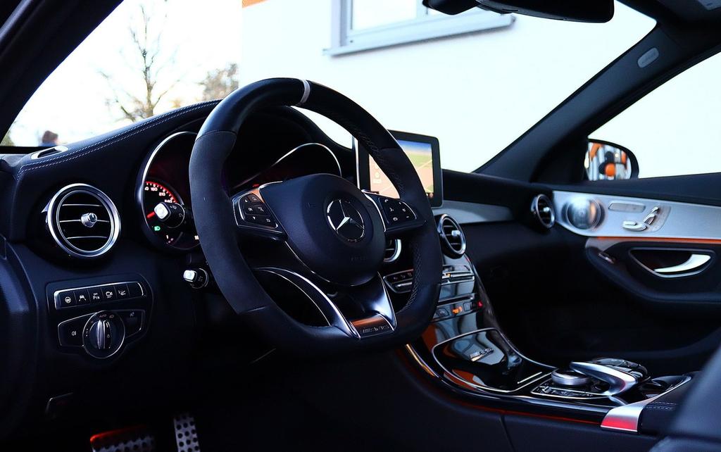 Mercedes-Benz C 63 AMG