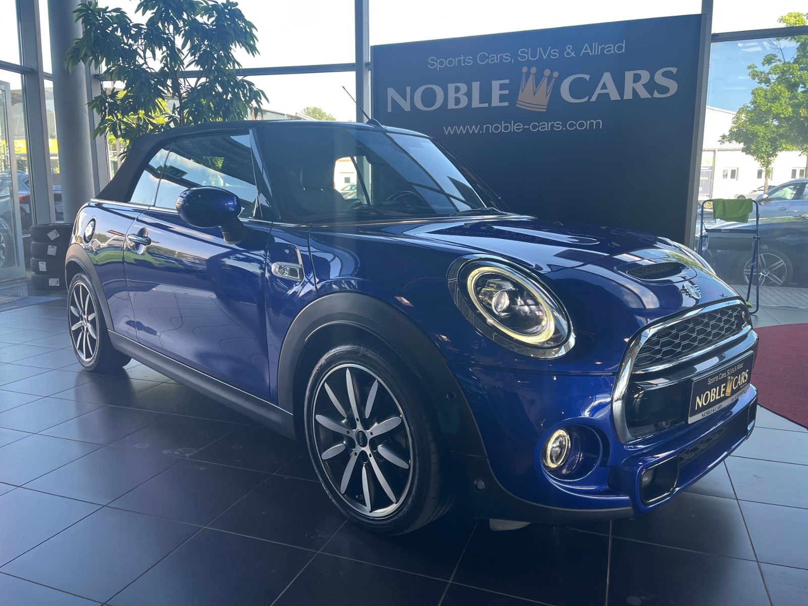 Fahrzeugabbildung MINI Cabrio Cooper S Chili LED NAVI ALU