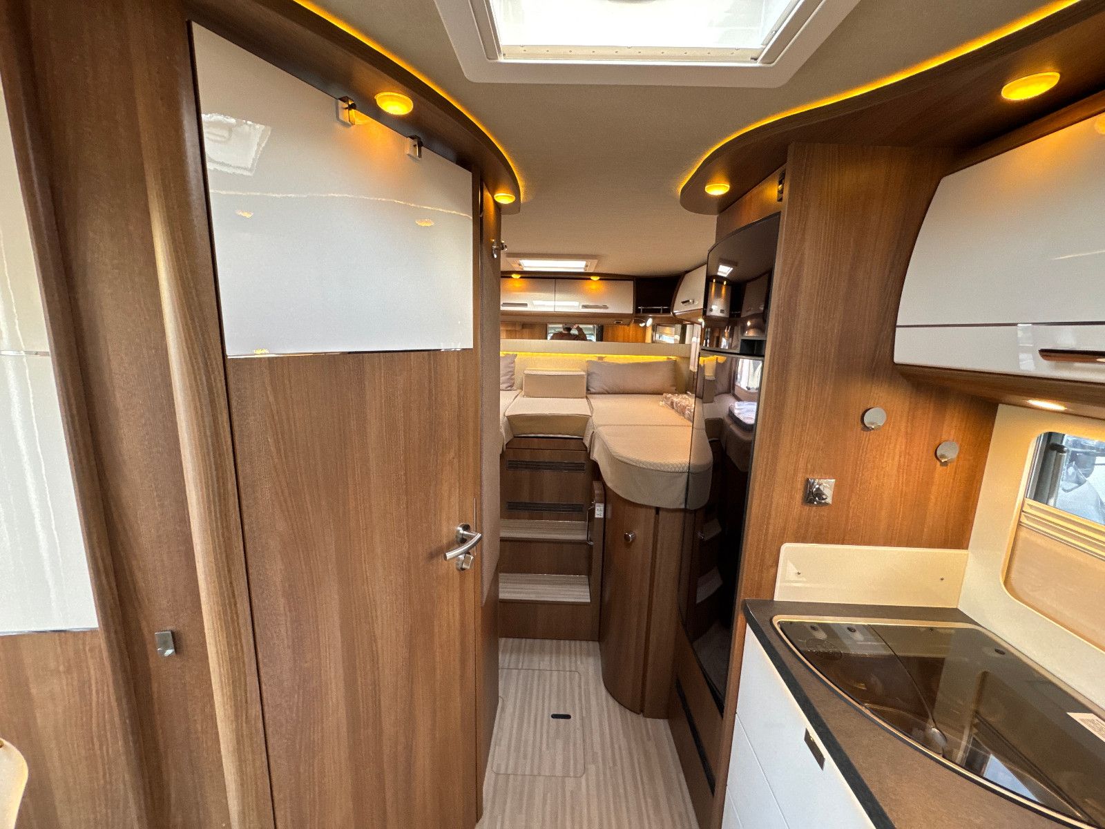 Fahrzeugabbildung Carthago C-Tourer T 148 LE H SOLAR TV SAT HUBBETT KAMERA