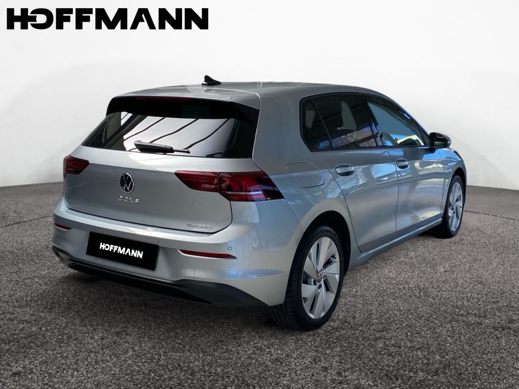 Fahrzeugabbildung Volkswagen Golf 1.5 eHybrid DSG Life Area View 3 Jahre Ansc