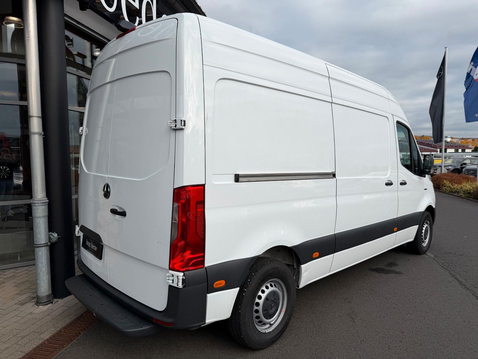 Fahrzeugabbildung Mercedes-Benz eSprinter 312 Klima SHZ Kamera