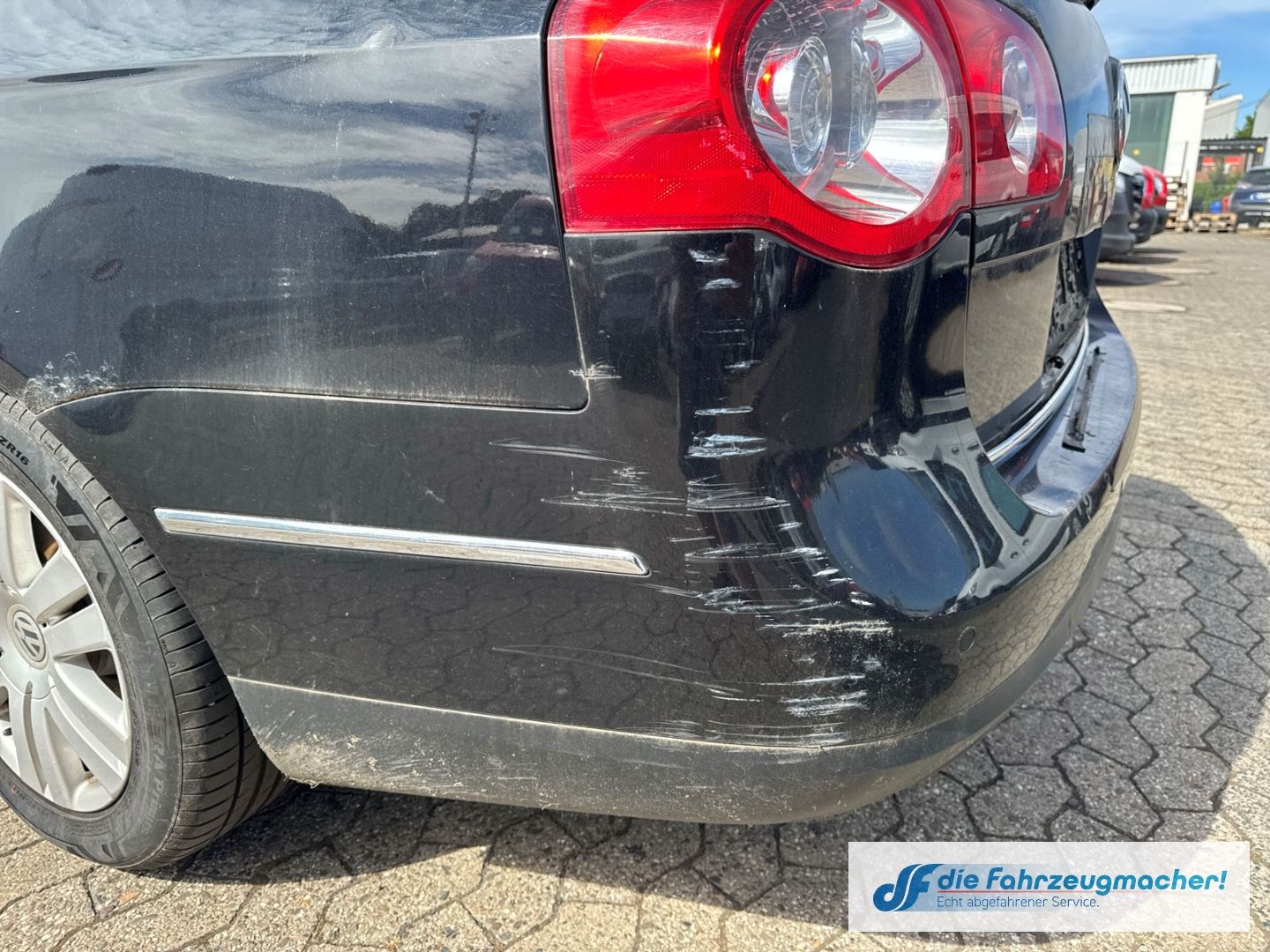 Fahrzeugabbildung Volkswagen Passat Variant Highline Navi Leder *EXPORT