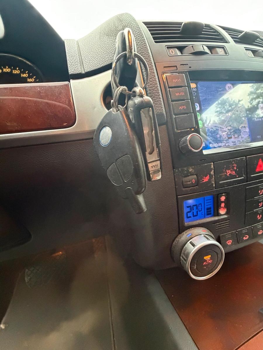Volkswagen Touareg 2005 — photo 9