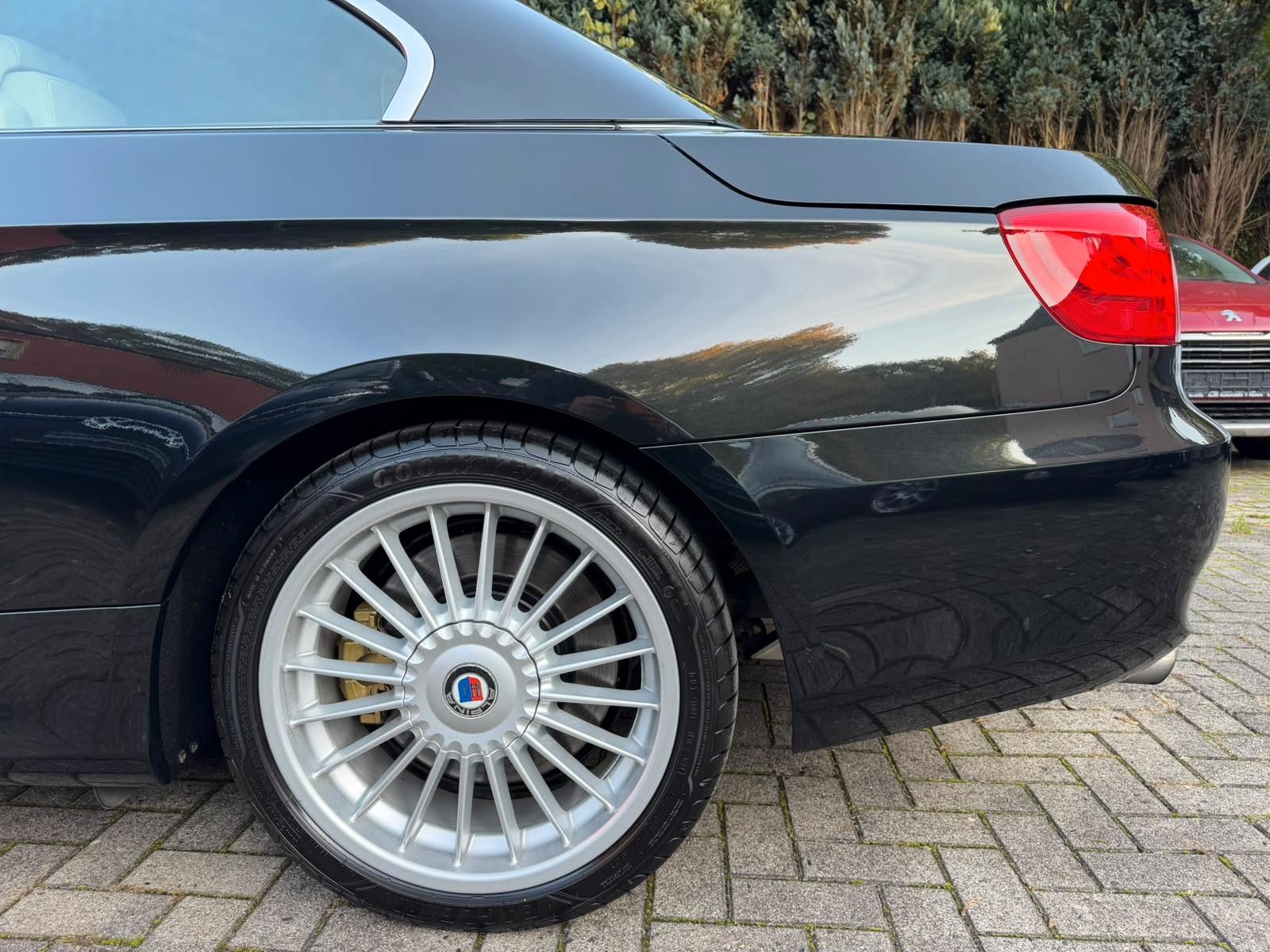 BMW 330 i Cabrio *Automa./Navi/SHZ/Leder/Tüv 02/2028